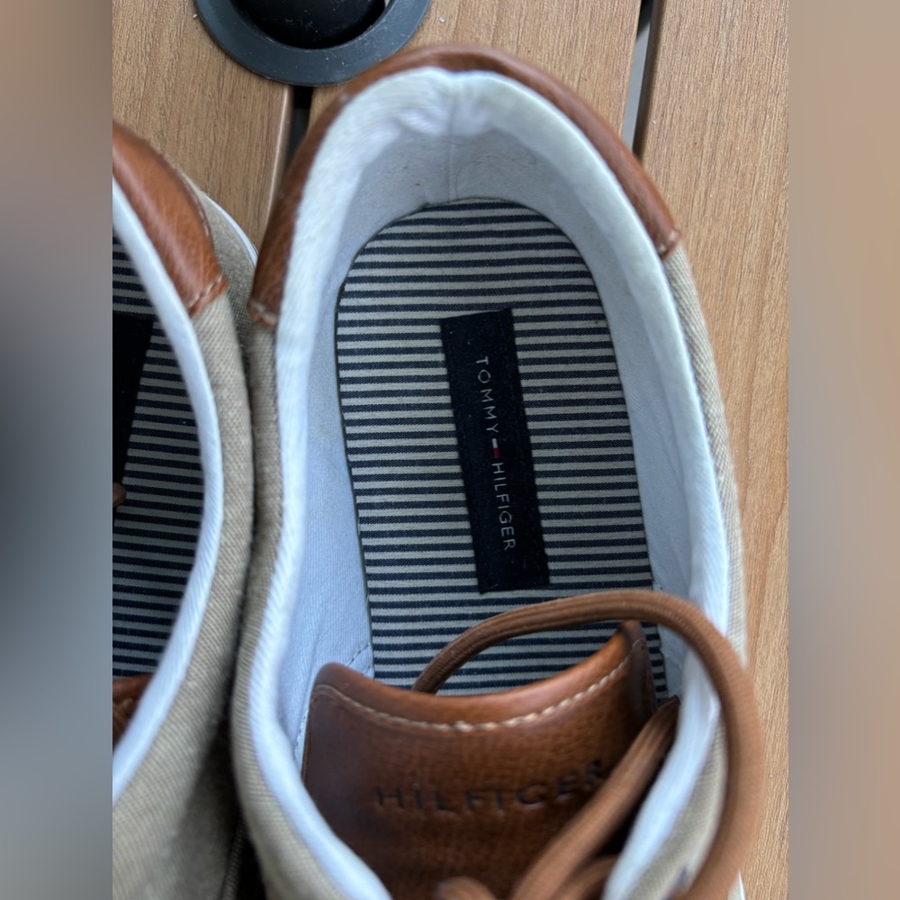 Tommy Hilfiger TMPHERO Beige Casual Walk Shoes Mens Size 8.5 - Picture 8 of 9